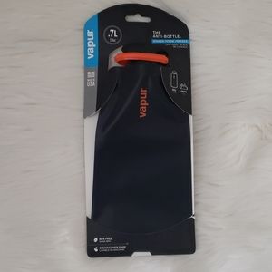 Vapur Black Water Bottle